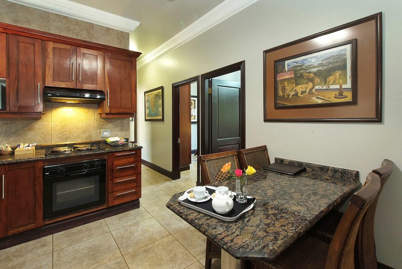 Ushaka Manor Guest House 다반 외부 사진